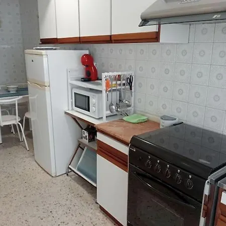 Piso Al Lado Estacion Tren Y Bus Apartment